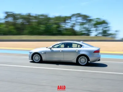 Jaguar XE, une berline sportive de prestige